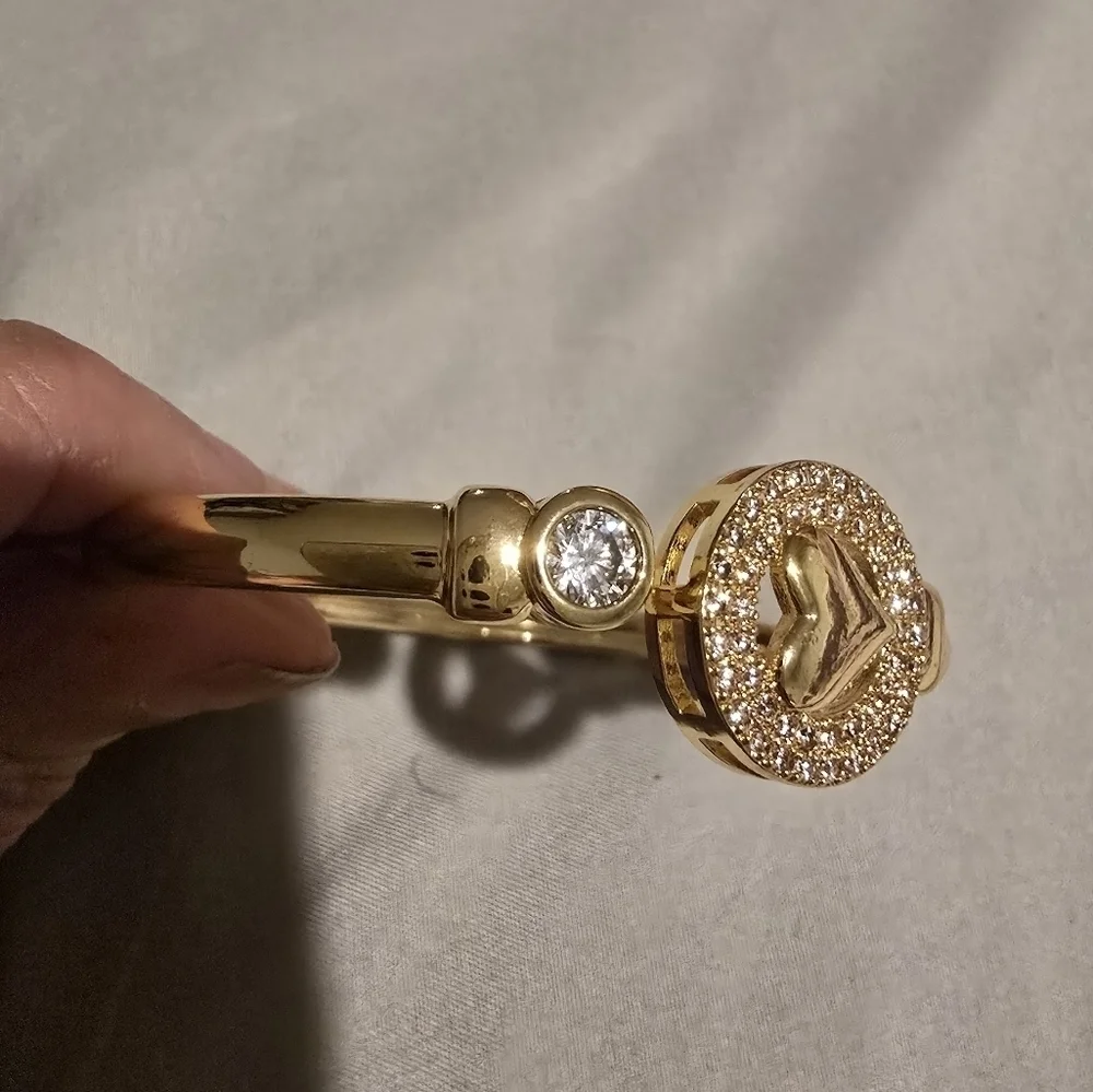 18kgp Dubai Jewelery - Gold Heart Bracelet with Crystal Accents (Adjustable)